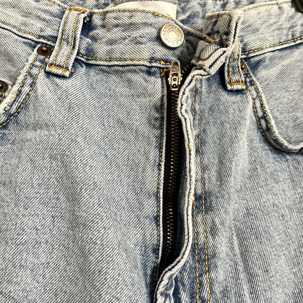 Zara Women’s Blue Light Wash High Rise Mom Jeans Sz-8 - Picture 4 of 7